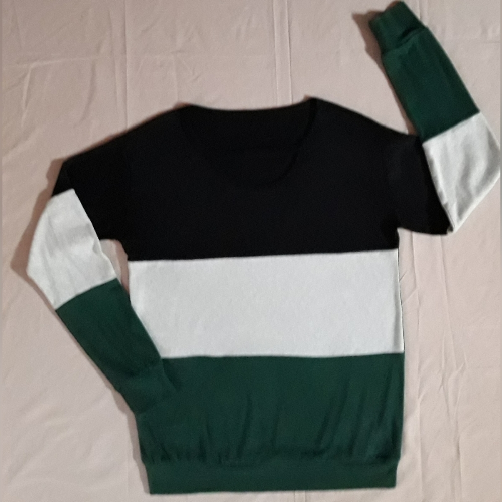 5FOR $25 WITH 5 FOR $25 PURCHASES ONLY  MED. ATHLETIC WEAR SWEATER